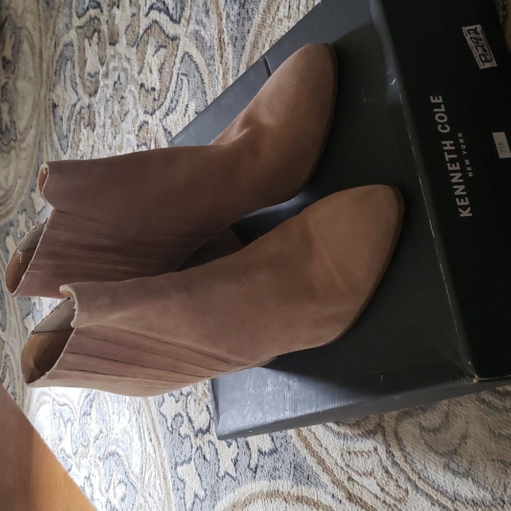 Kenneth Cole Suede Ankle Boots